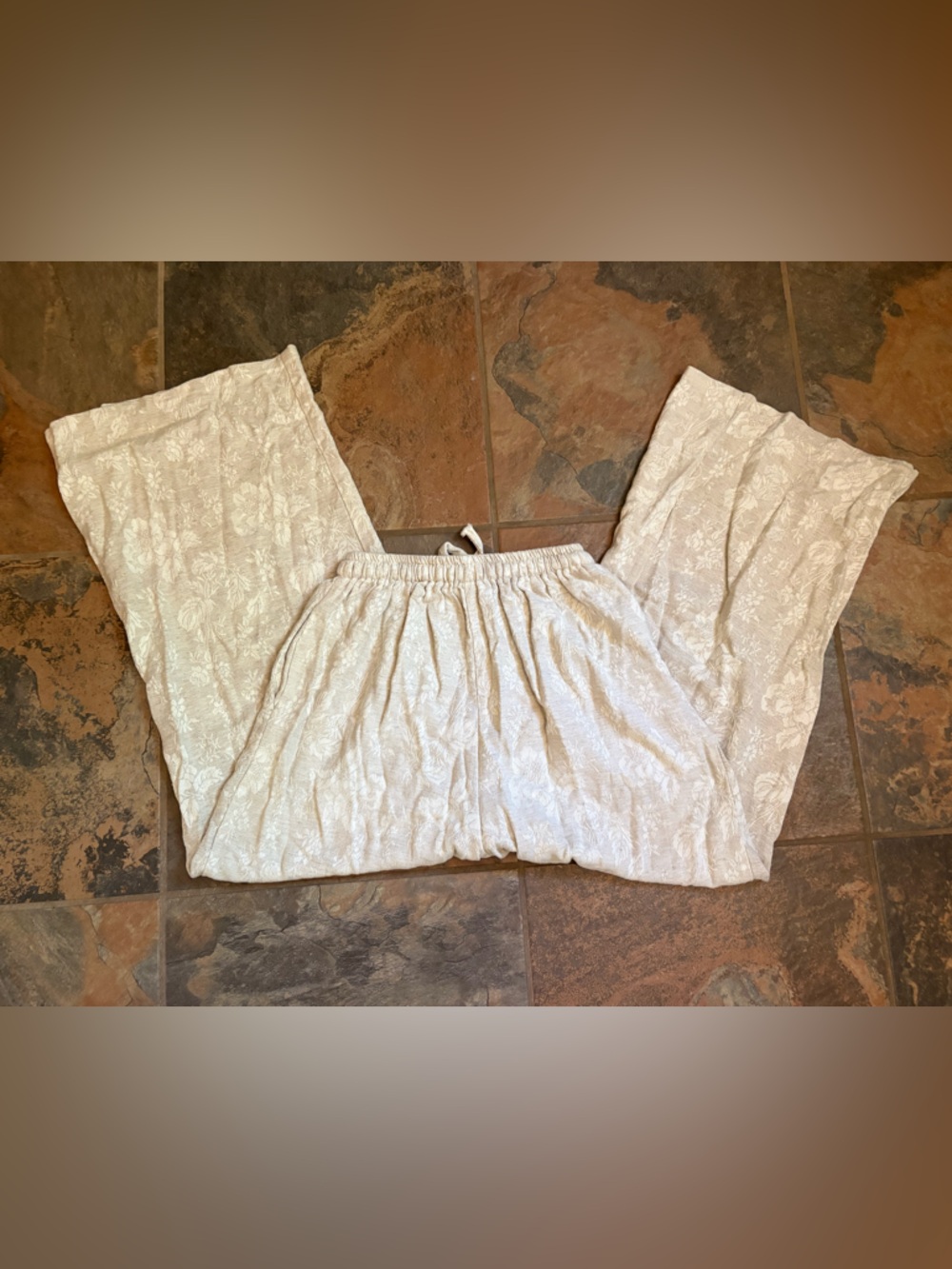 Vintage High-Waist Floral Linen-Blend Pants - Cream - Picture 2 of 5